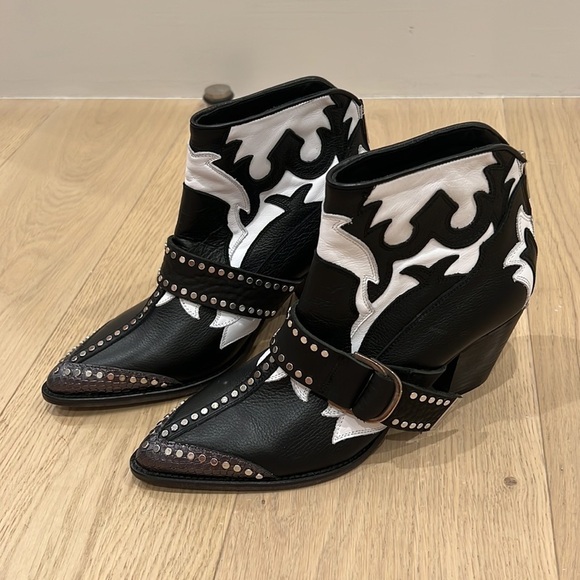 Zadig & Voltaire | NWOB Cara Black and White Cow Print booties - Size IT 39 - Picture 2 of 11